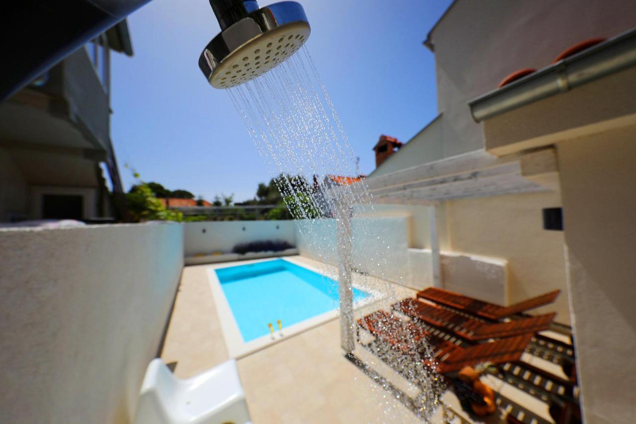 Villa Klaudia With Pool Zadar Extérieur photo